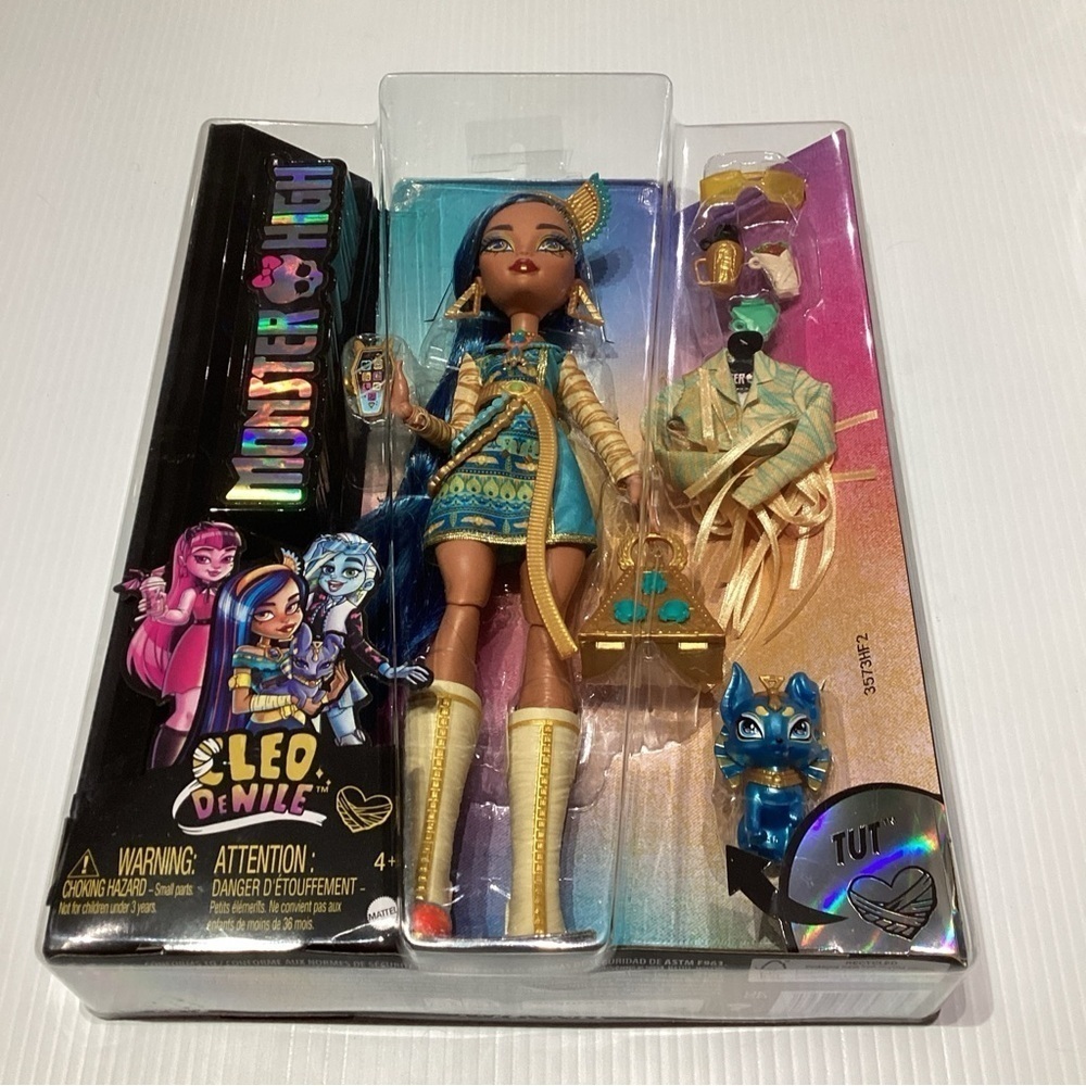 Monster High Cleo DeNile Deluxe Set With Tut Cat Pet Doll 2022 NIB